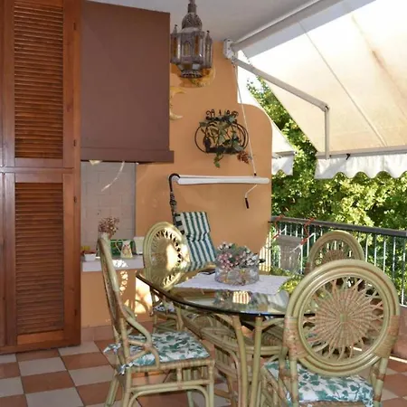 Claudia House Sirmione Дезенцано-дель-Гарда