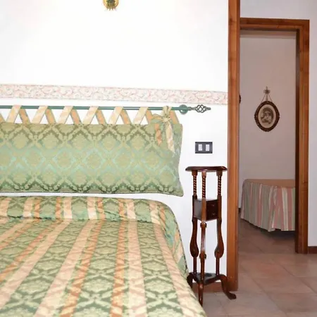 Claudia House Sirmione Апартаменты