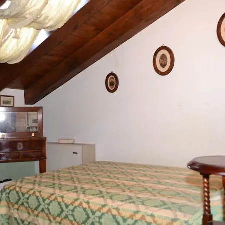 Апартаменты Claudia House Sirmione Дезенцано-дель-Гарда