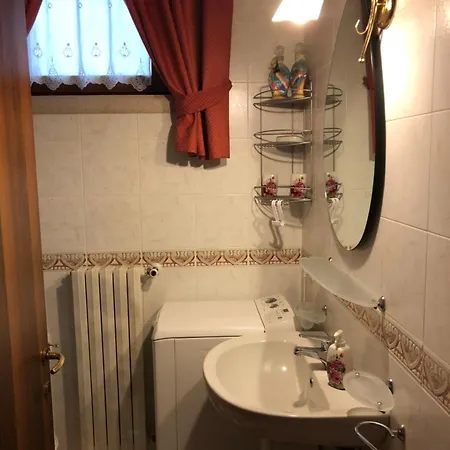 Claudia House Sirmione Дезенцано-дель-Гарда