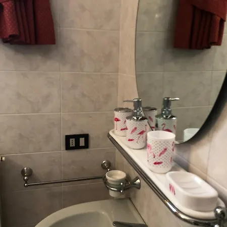 Claudia House Sirmione Апартаменты *