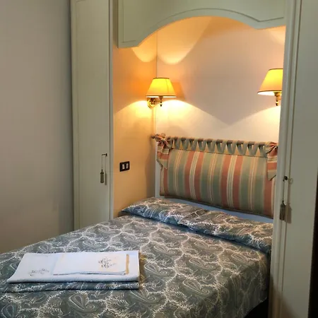 Claudia House Sirmione Апартаменты *